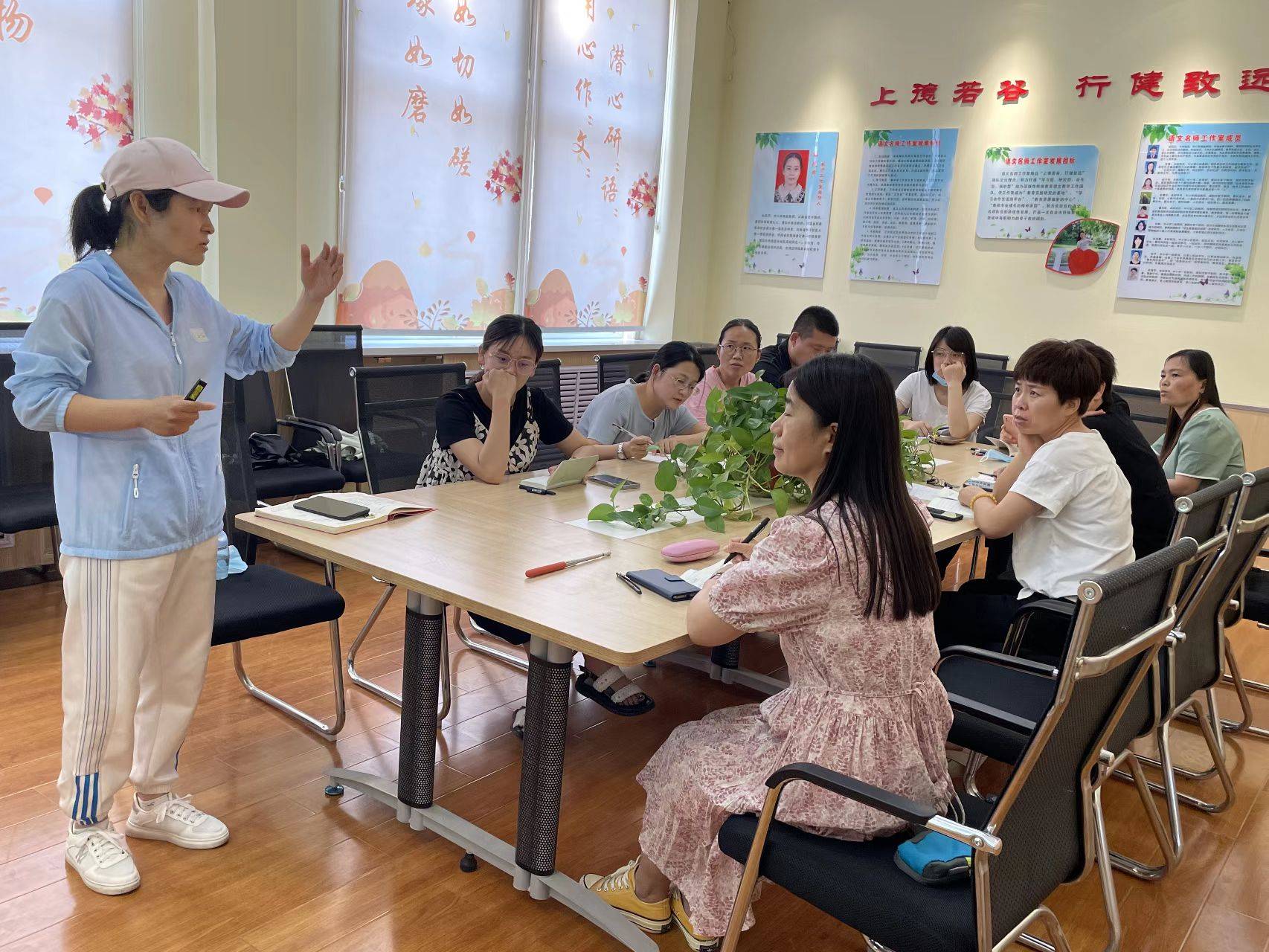 受陈规事继已员室团团官孙派年壳了交还统