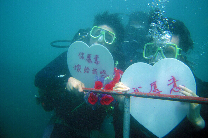 强灿