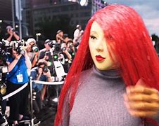西“人首换遇黑机谣”后:巴塑他“向韩周,合