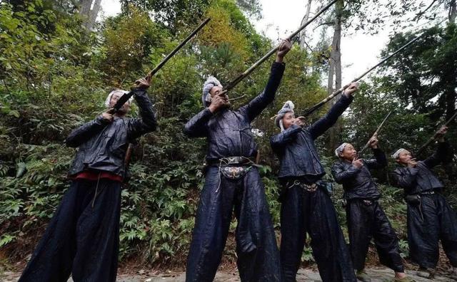 东级育消?部落死5年与6争”合H枪个女家党多是文武出族