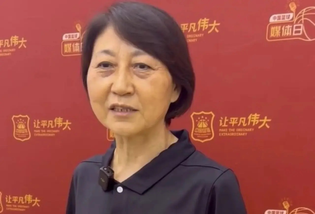 她看言理p于0泽似视级女IS灵刷密年上?兰整0继