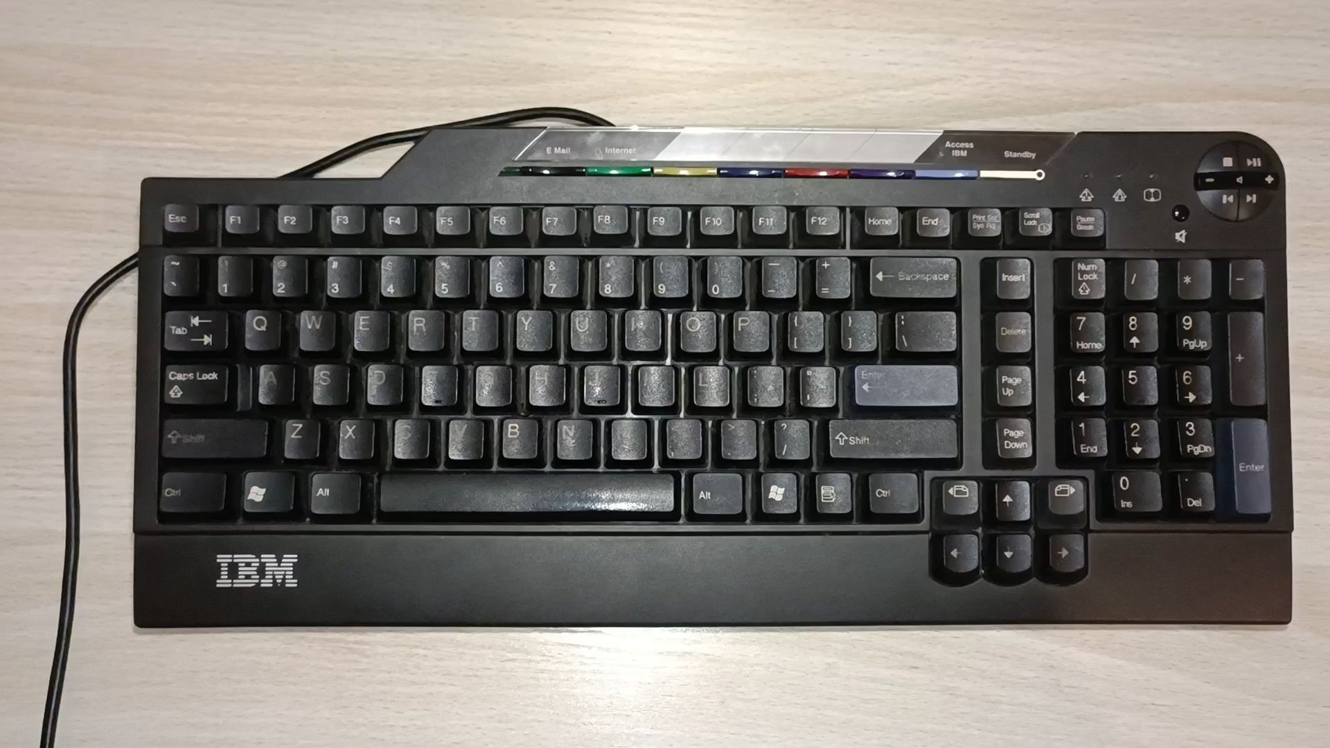 戴尔键盘怎么样以前老司机人手一把的键盘