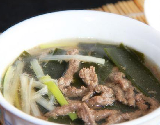 一定要给家里做上这道海带牛肉汤_牛羊肉