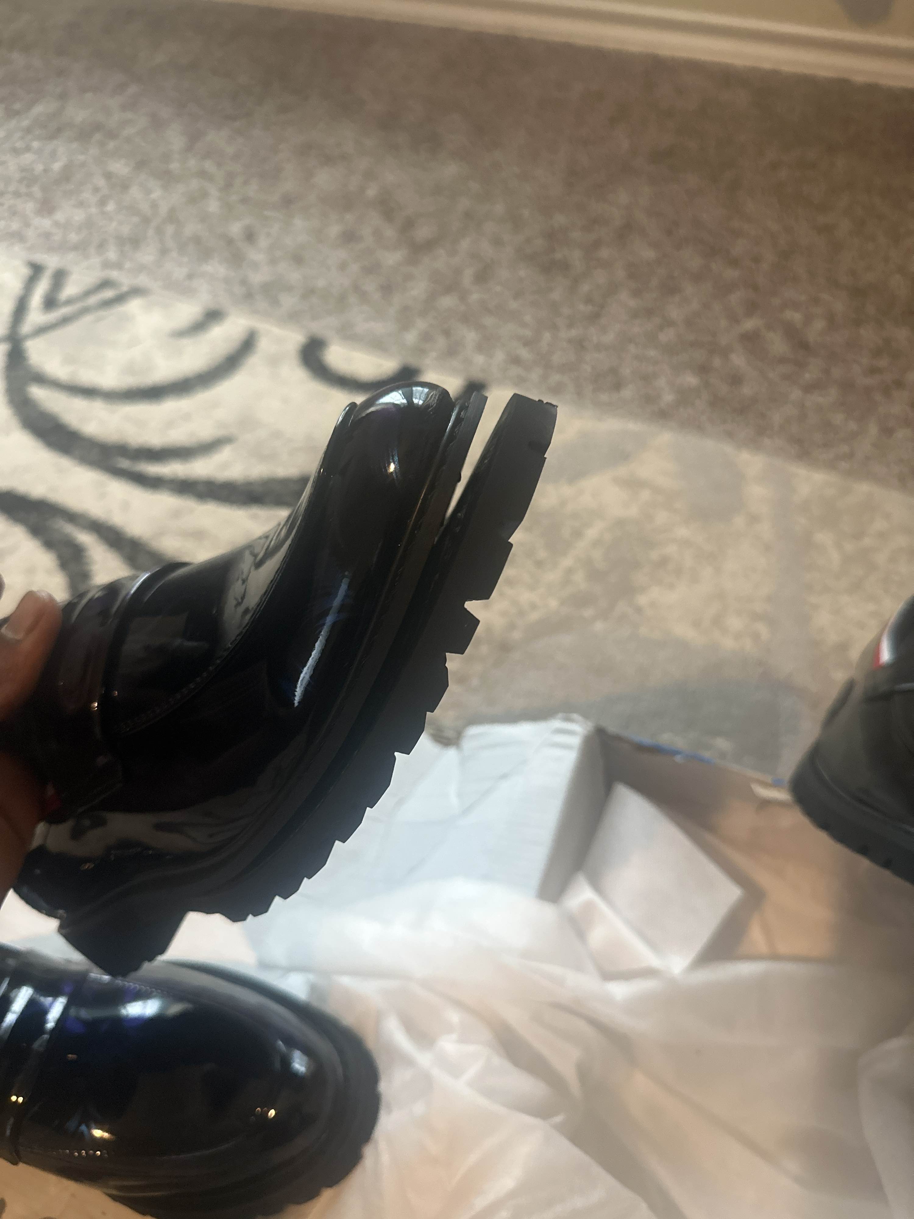 《攀岩装备的选择与使用指南》_登山鞋