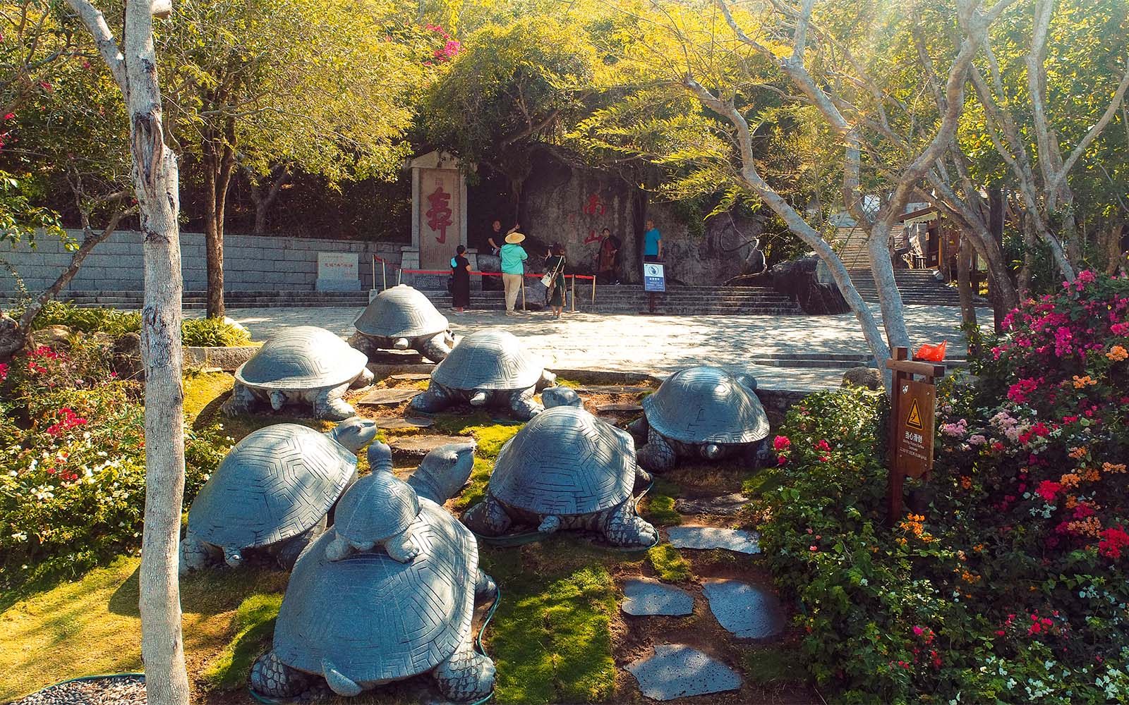 三亚市南山大小洞天旅游攻略_国内度假