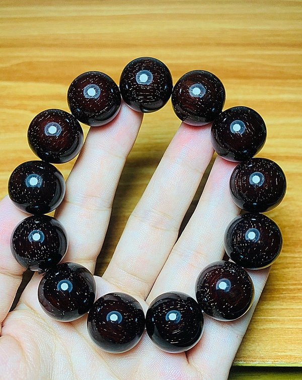小叶紫檀木现在市场价格是多少钱一克
