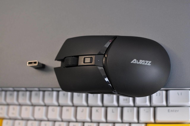 新品Logitech罗技G304开箱啦—ZOL好说