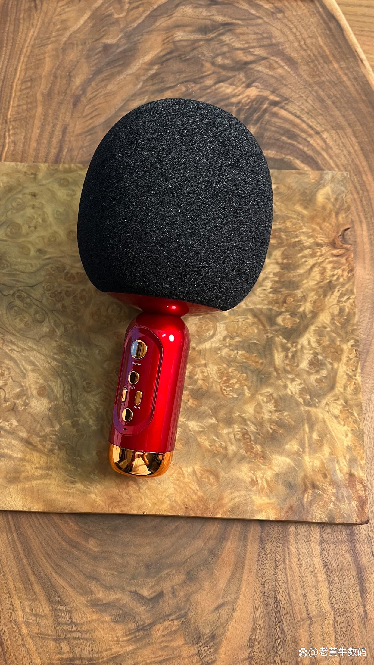 我对麦克风说话,音箱也放出我的声音肿么关闭?