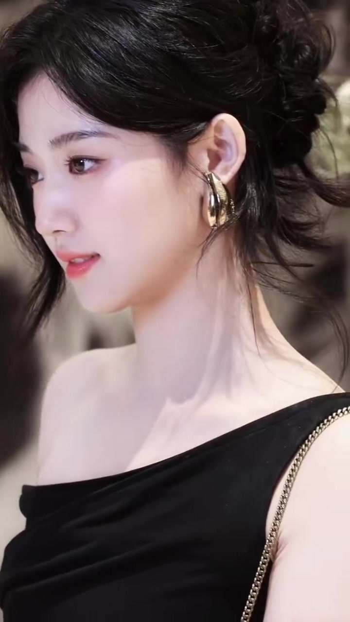 青春美少女图片-美少女壁纸图片大全-高清背景图
