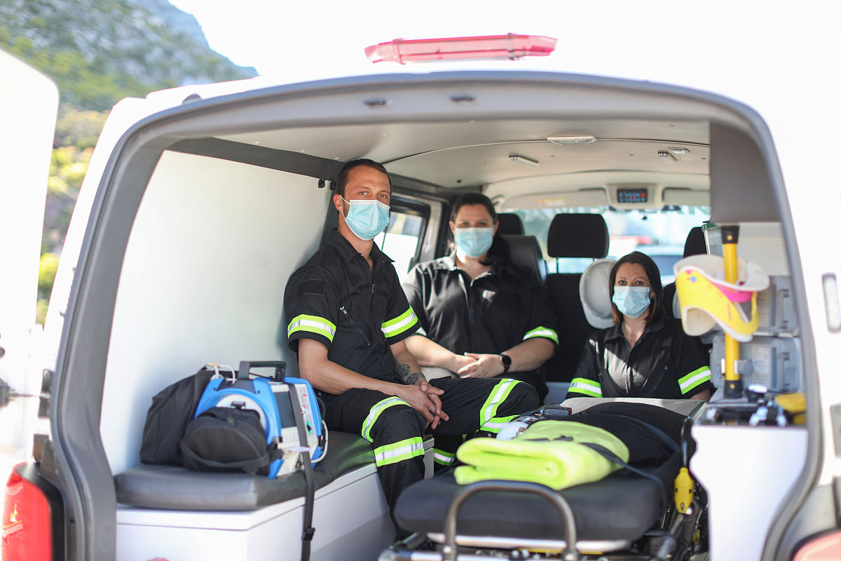 佛山救护车出租120急救车租赁重症患者转院非急救转运车出租视频