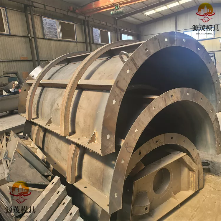 桥梁墩柱模具圆形水泥墩柱模具现浇混凝土成型钢模