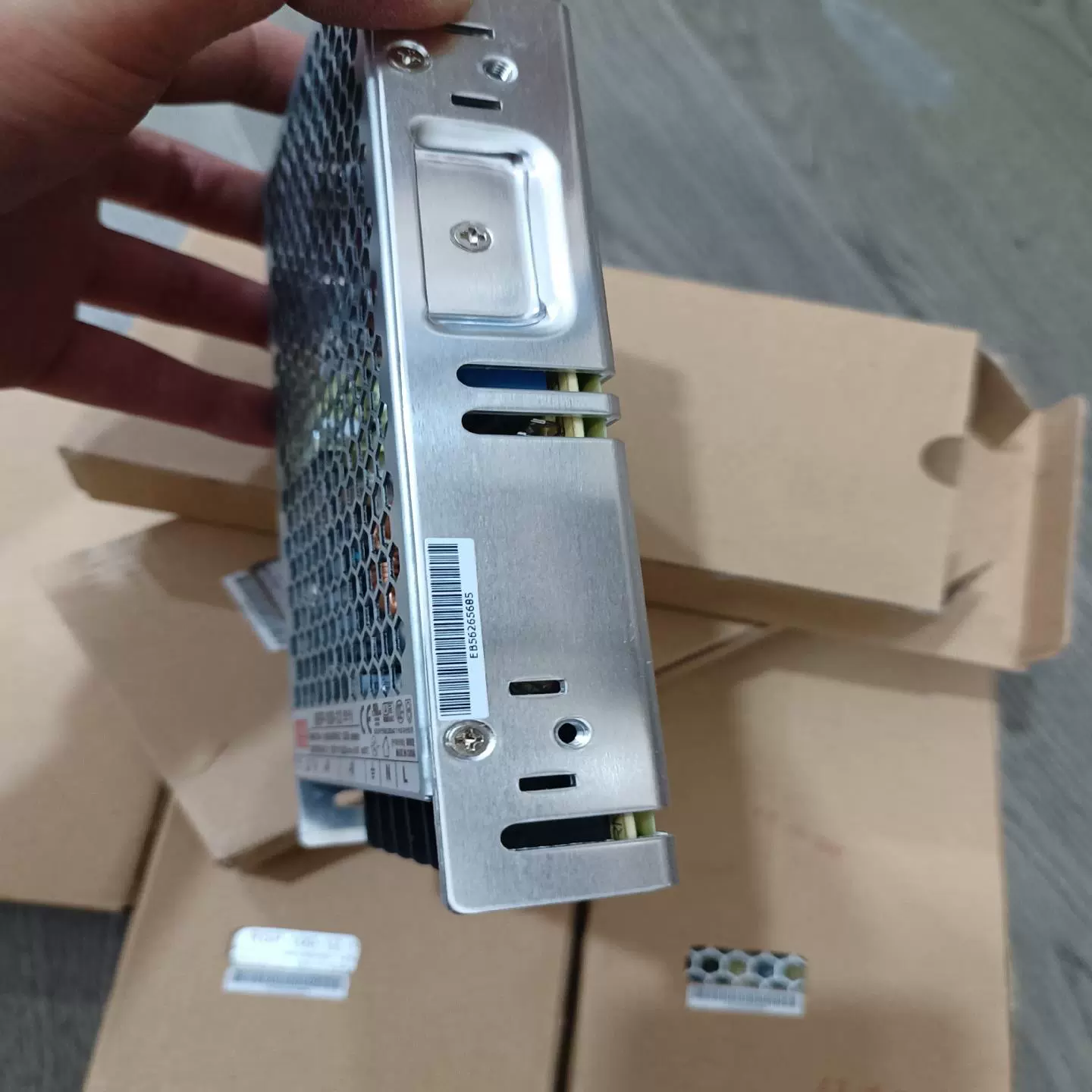 台湾明纬开关电源LPV-100明纬AC/DC电源