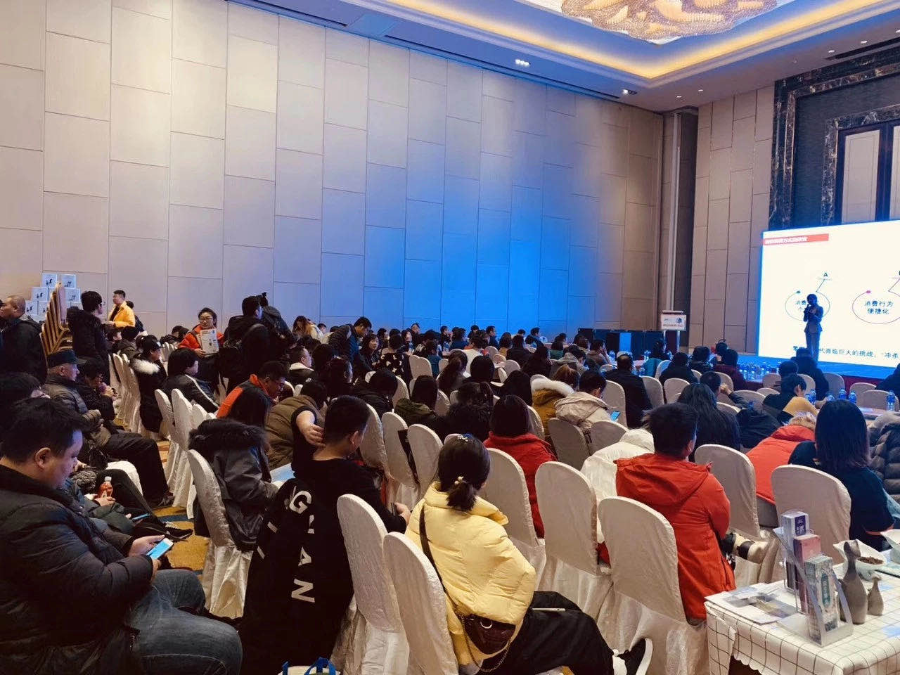 南通充场观众群众演员会议充场拍照凑人头展会充数礼仪视频