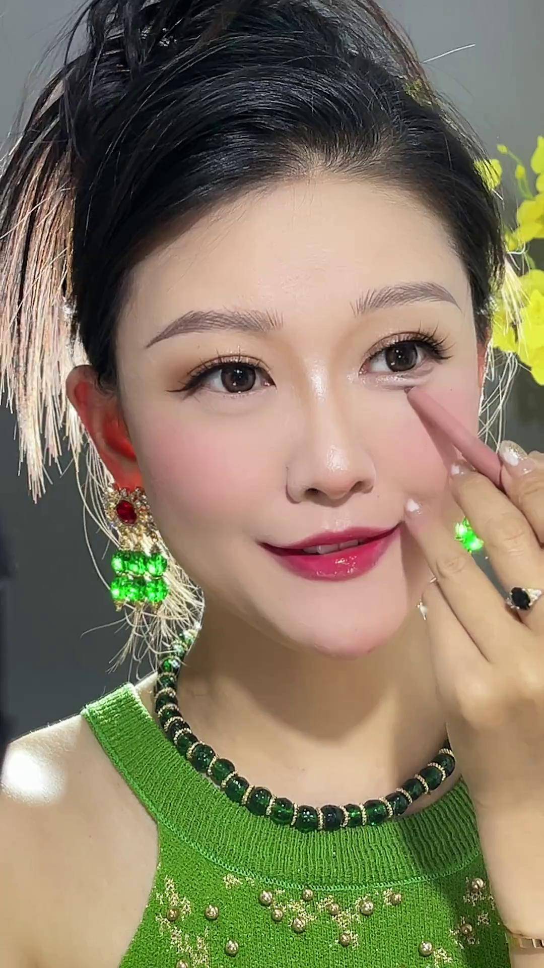 卧蚕饱满的女人面相卧蚕饱满的女人2024年运势预告