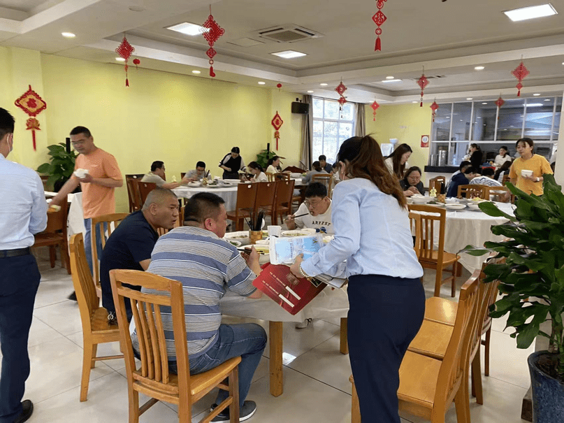 岳阳展会派发传单-岳阳小蜜蜂传单派发-商场派发传单视频