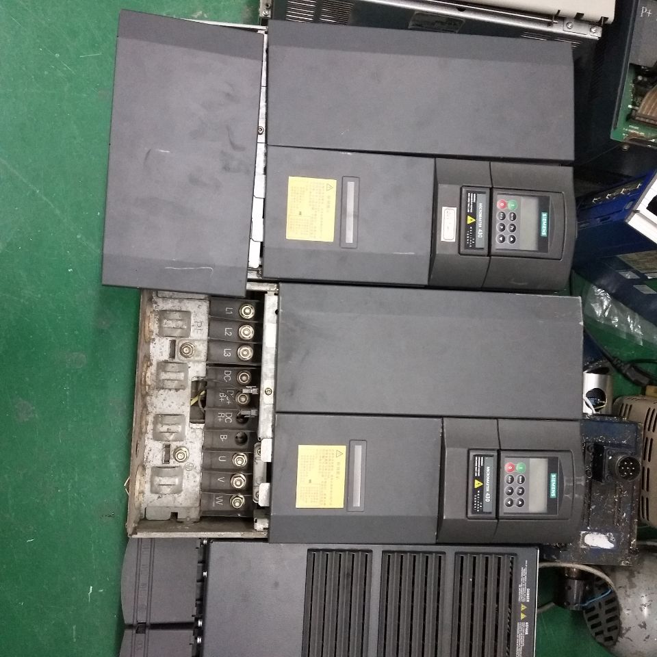 西门子G120变频器上电显示报F7802(5小时内修好)