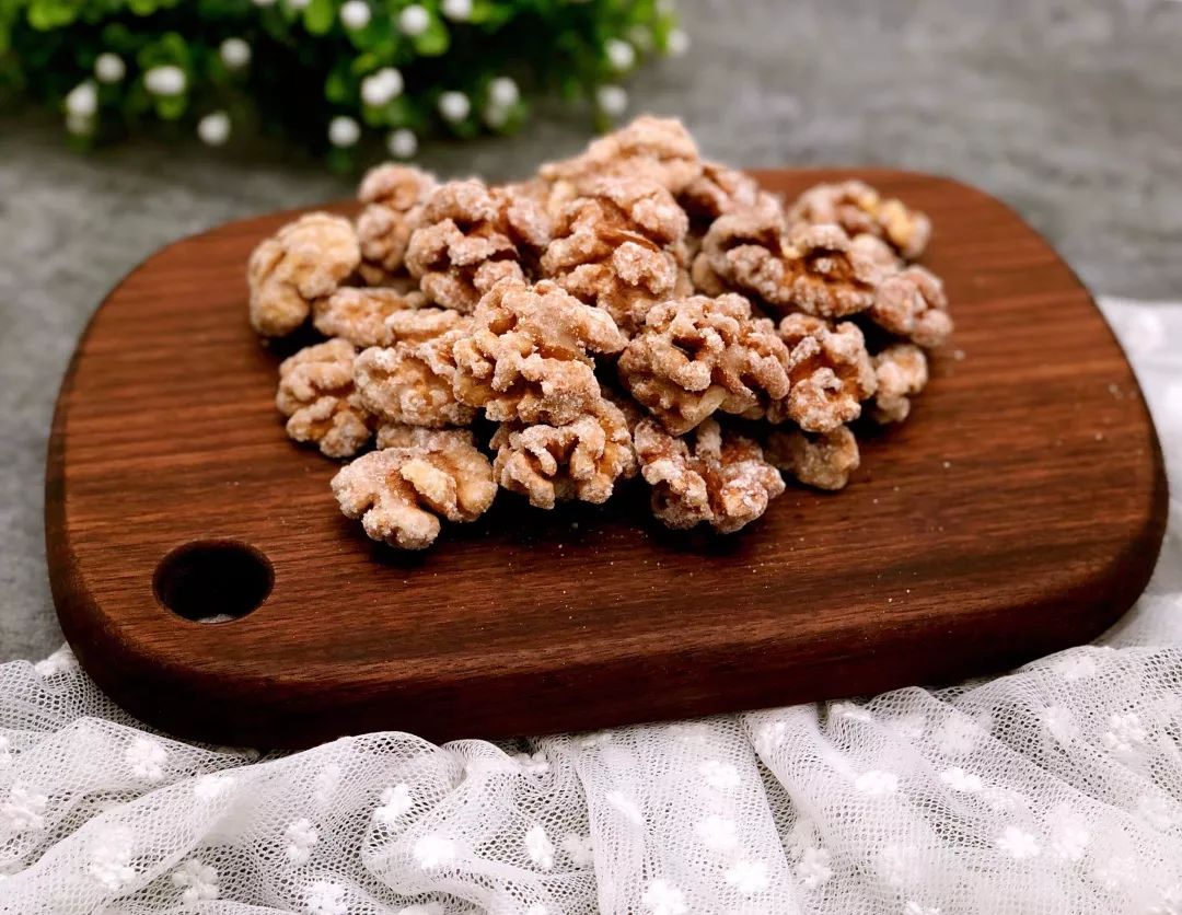 自制椒盐核桃仁的做法视频教程