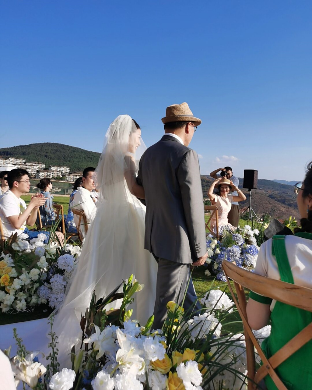 做梦梦到参加别人婚宴