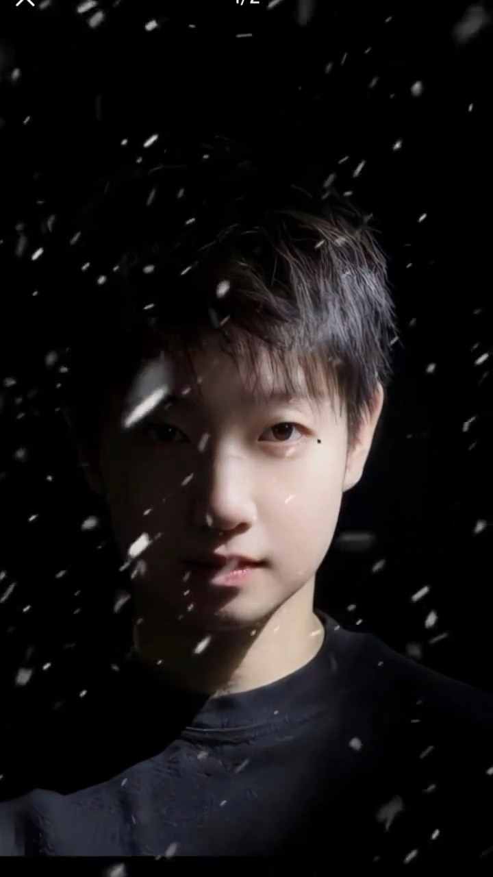 右嘴角有痣的男人命运如何