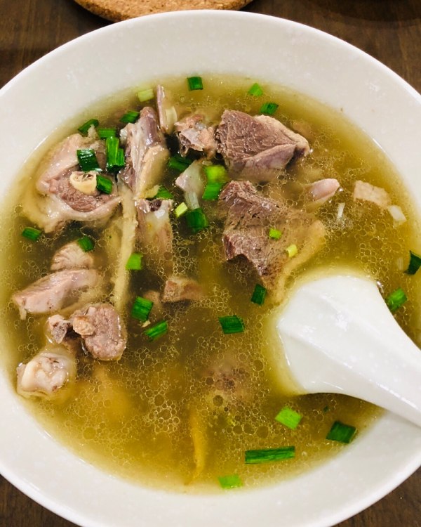 老鸭汤要放什么食材好吃