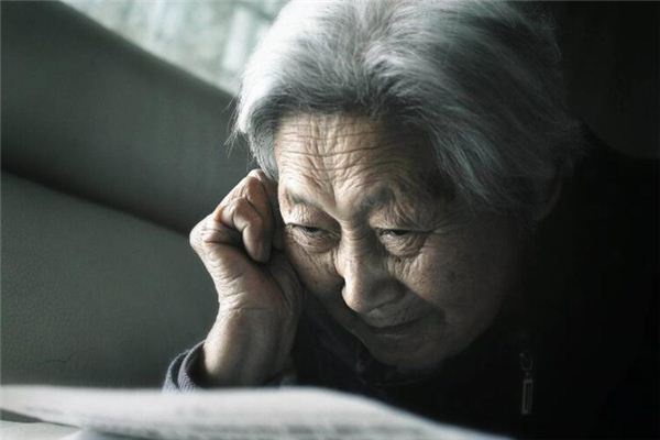 梦见活着妈妈死了吉凶