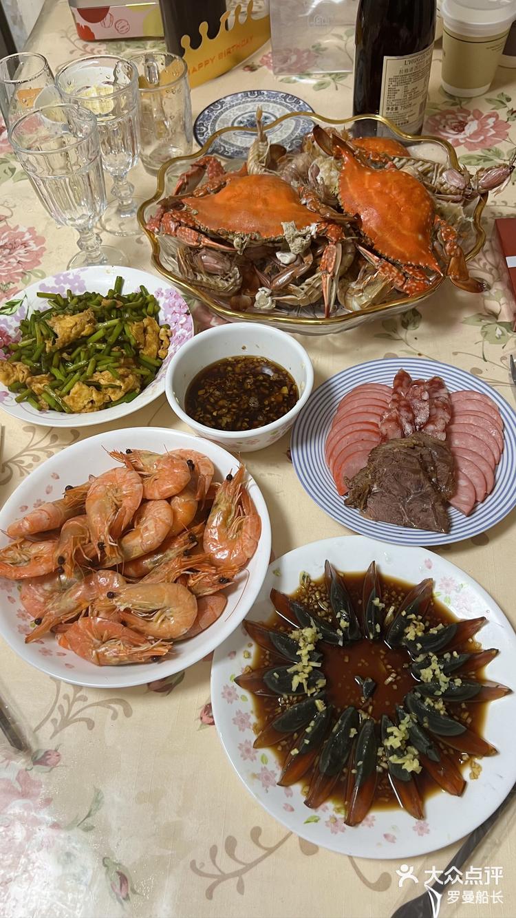 梦到吃大餐是什么意思