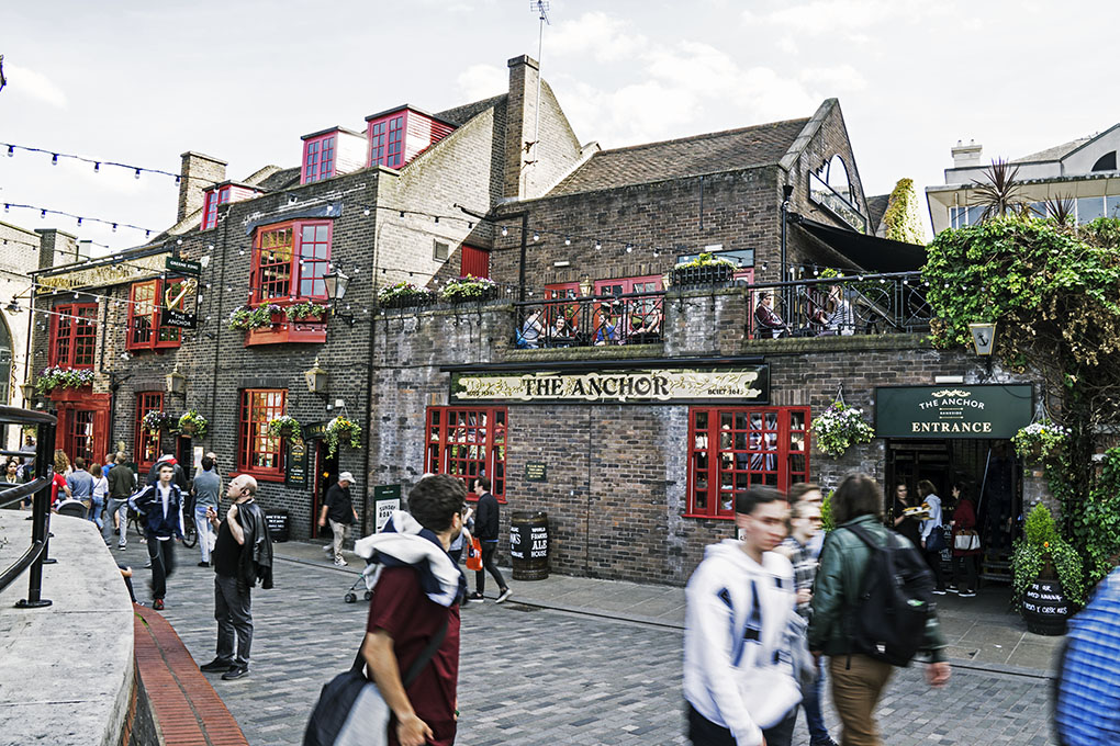 饶有趣味 的意思是什么