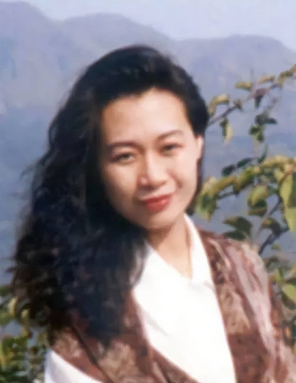 迟重瑞第一任妻子是谁扮演的