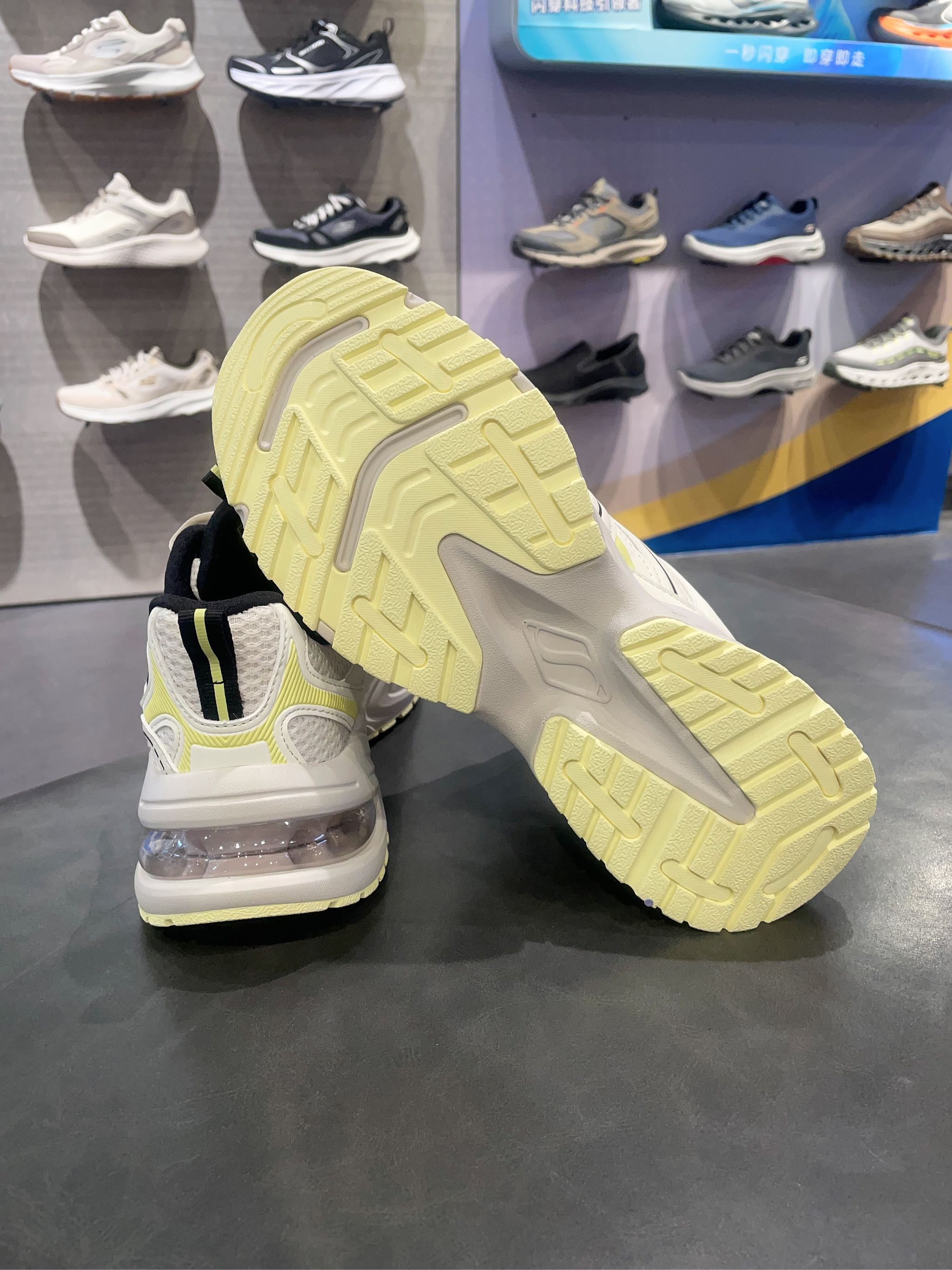 斯凯奇是哪国品牌的鞋子