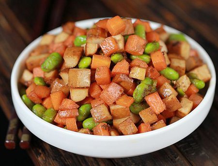 鸡肉炒三丁的家常做法