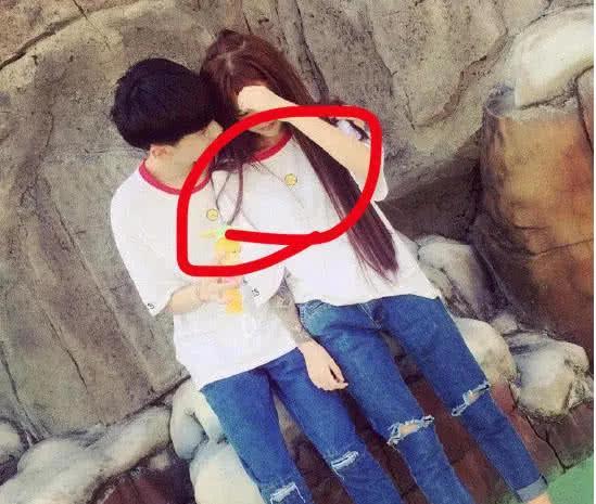 王乐乐杨清柠照片 亲吻