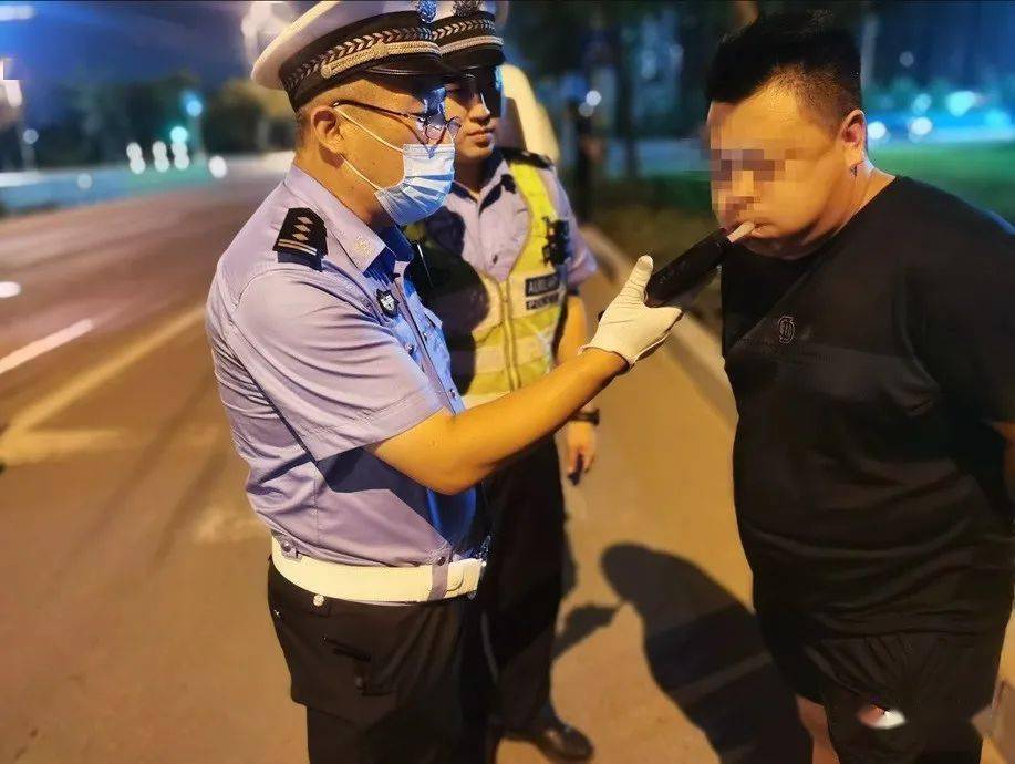 喝三瓶啤酒多久能开车啊