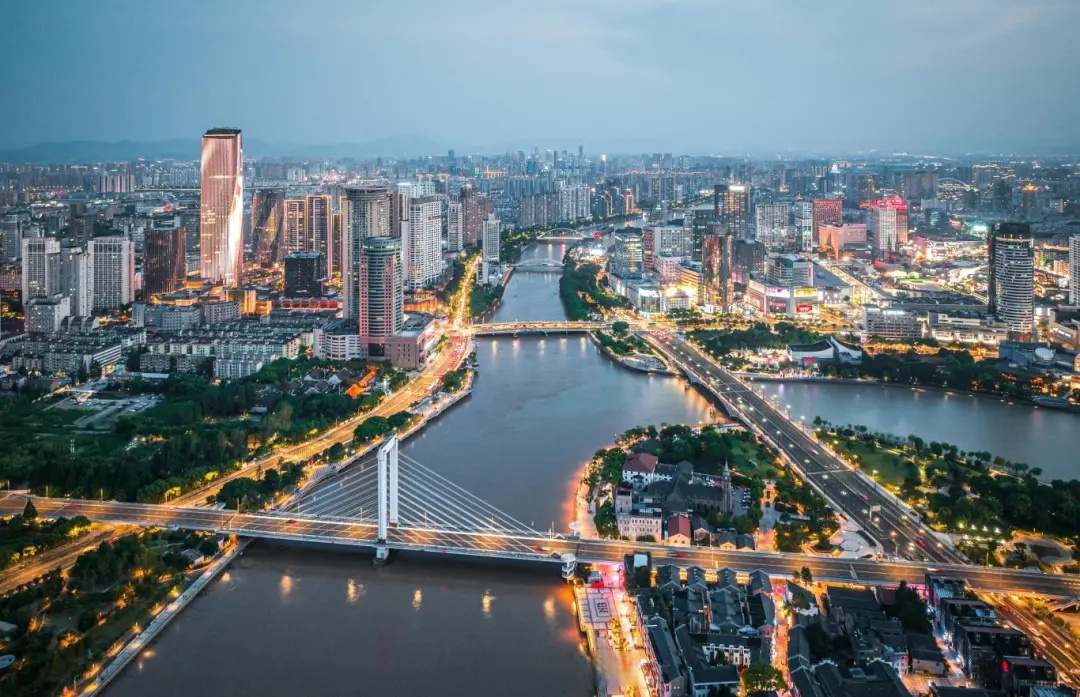 宁波市中心是哪个区哪里好玩