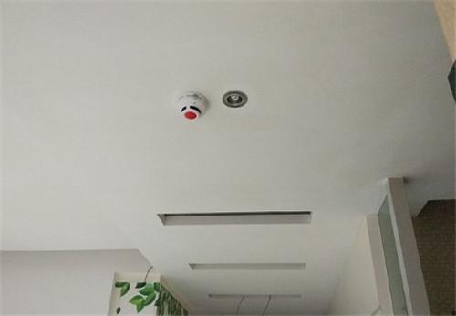 宾馆烟雾报警器响了怎么办