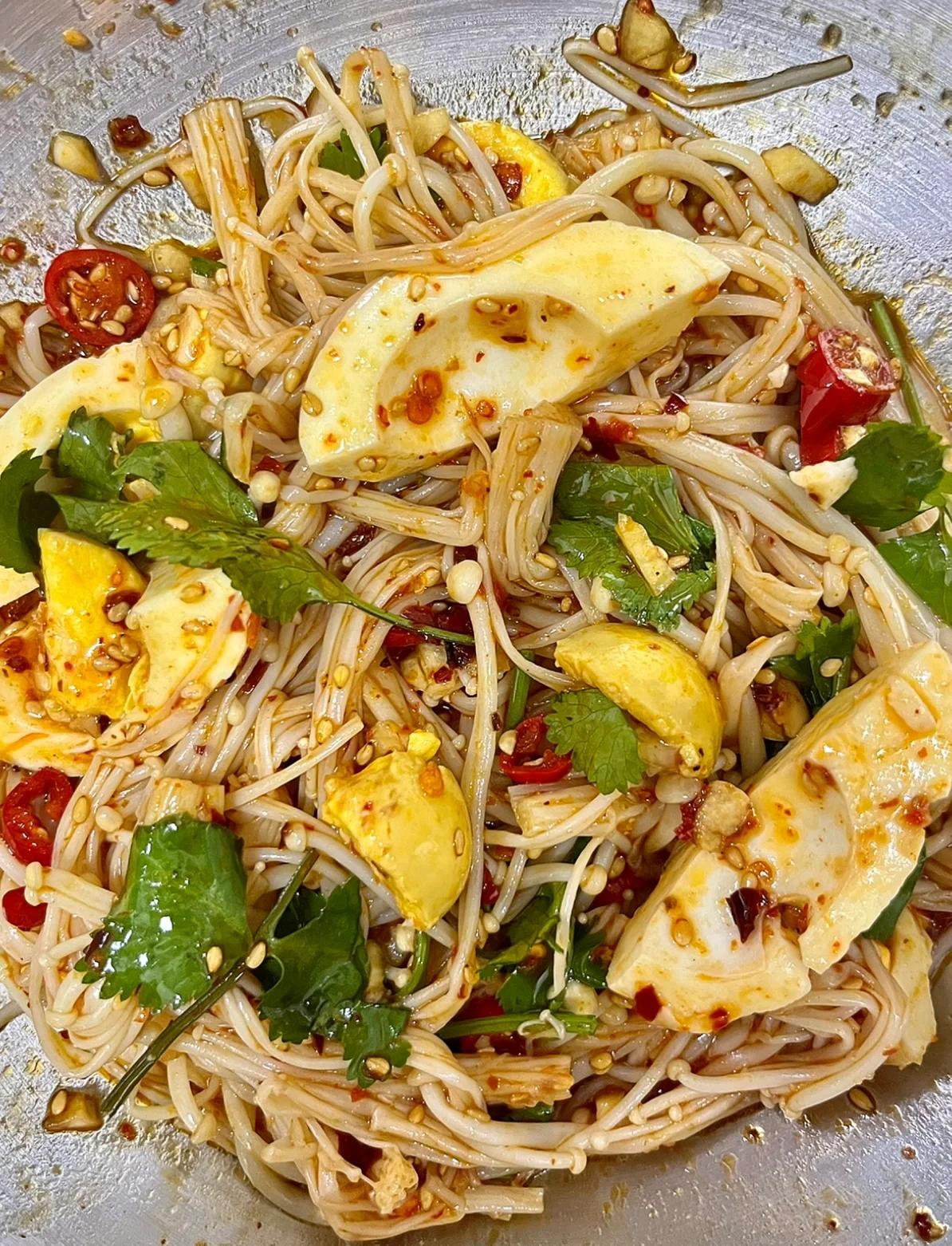 凉拌金针菇的做法下厨房