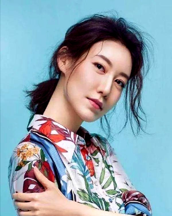 靳东的妹妹为什么叫高露姐姐