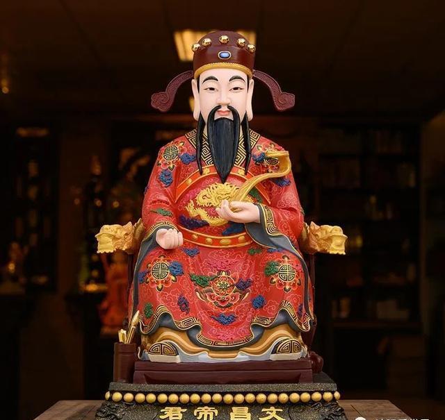 文曲星下凡的孩子有什么特征 胎记