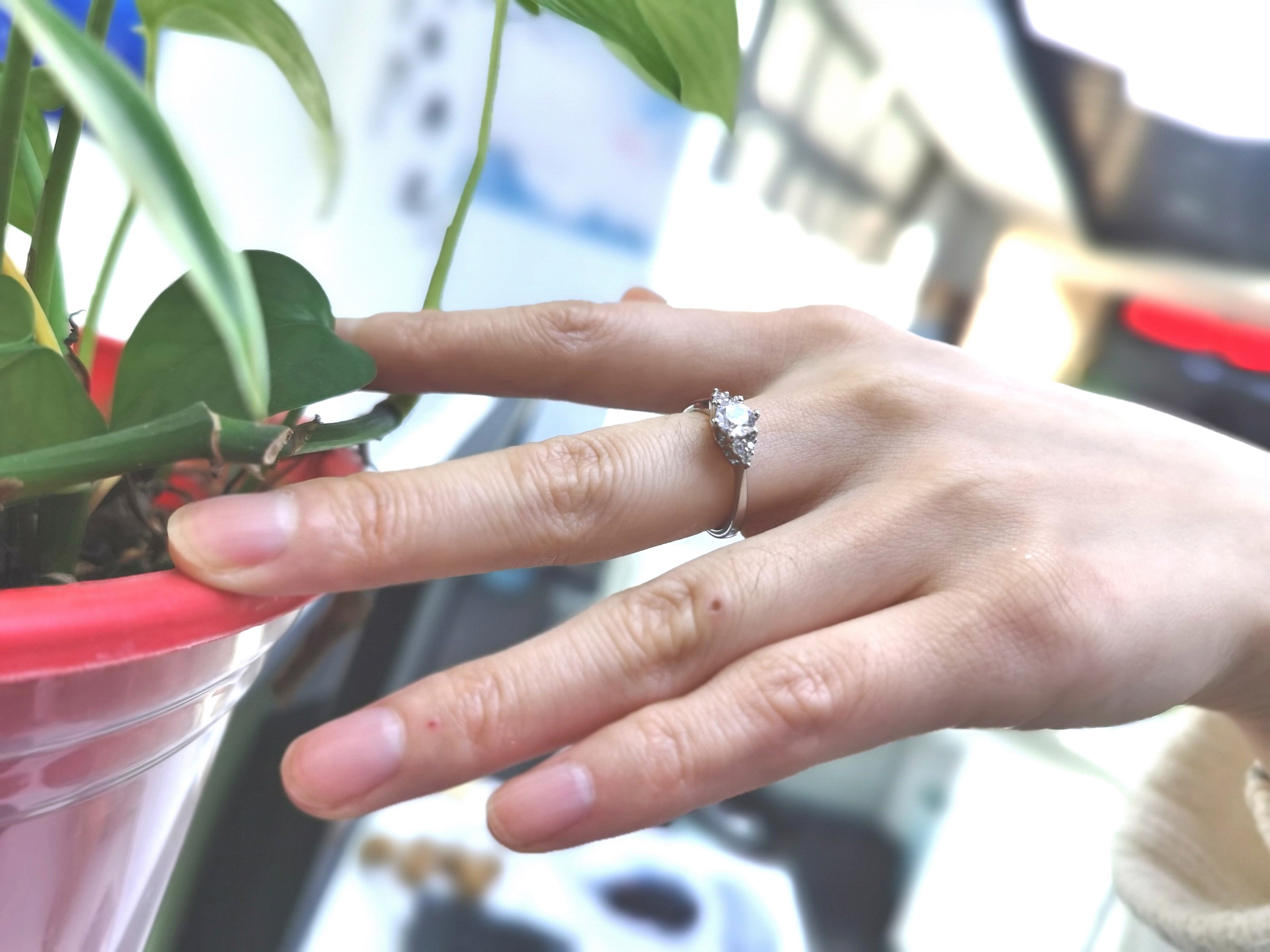 一克拉莫桑钻值钱吗