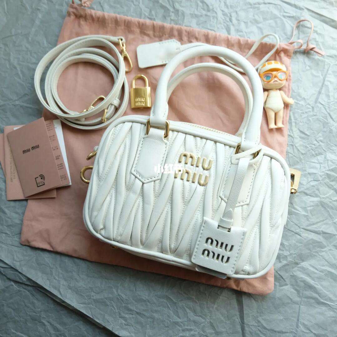 miumiu牌子包包