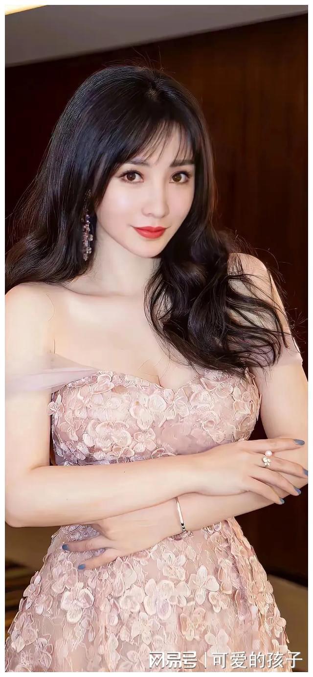 柳岩什么时候开始出名