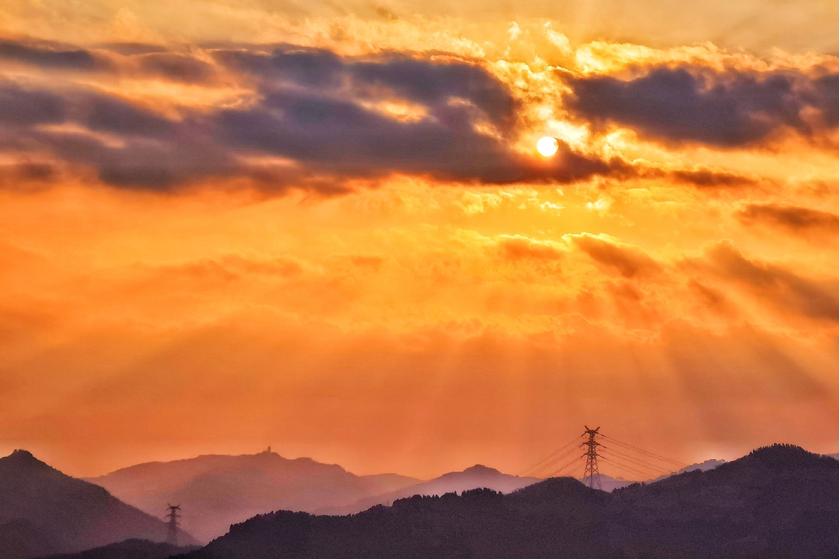 霞光万道的下联